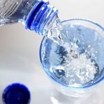 Bổ sung nước mỗi ngày – Xu hướng đồ uống mới được giải mã